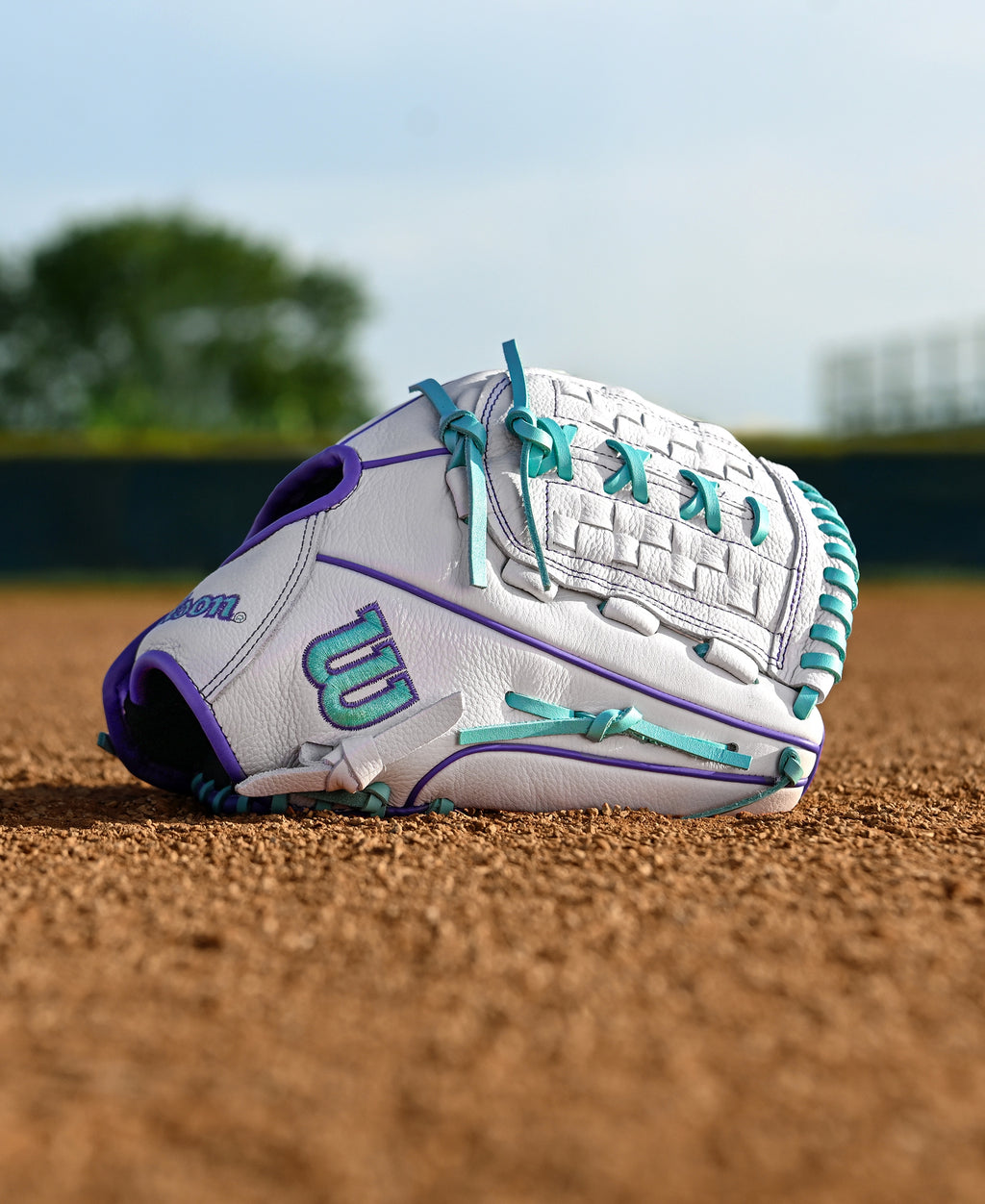 25-1609_2025_Youth_Glove_Campaign_WBW103558_PDP_1.jpg