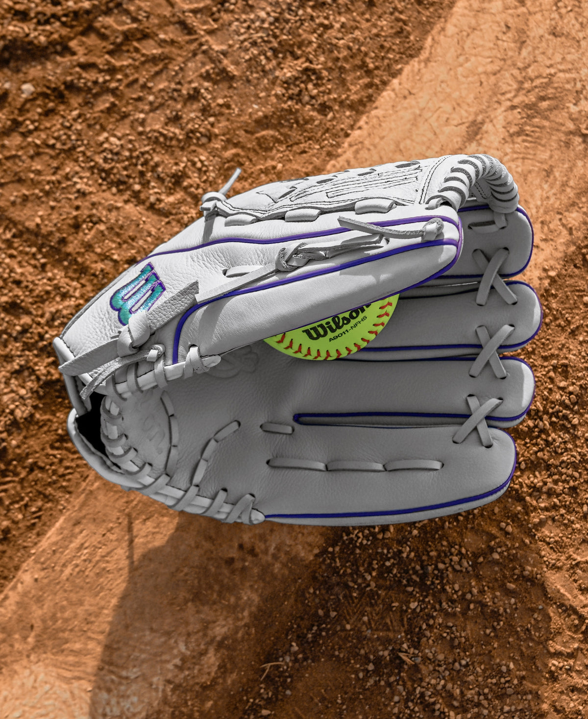25-1609_2025_Youth_Glove_Campaign_WBW103561_PDP_3.jpg