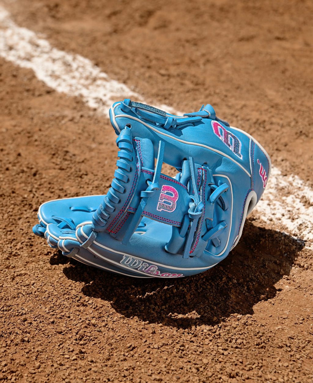 25-1609_2025_Youth_Glove_Campaign_WBW103957_PDP_2