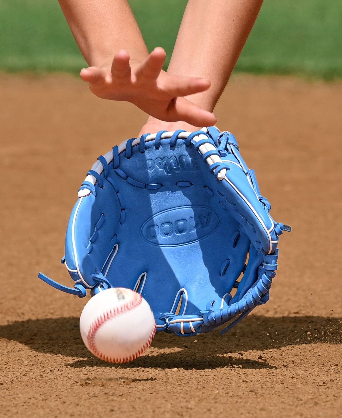 25-1609_2025_Youth_Glove_Campaign_WBW103957_PDP_3