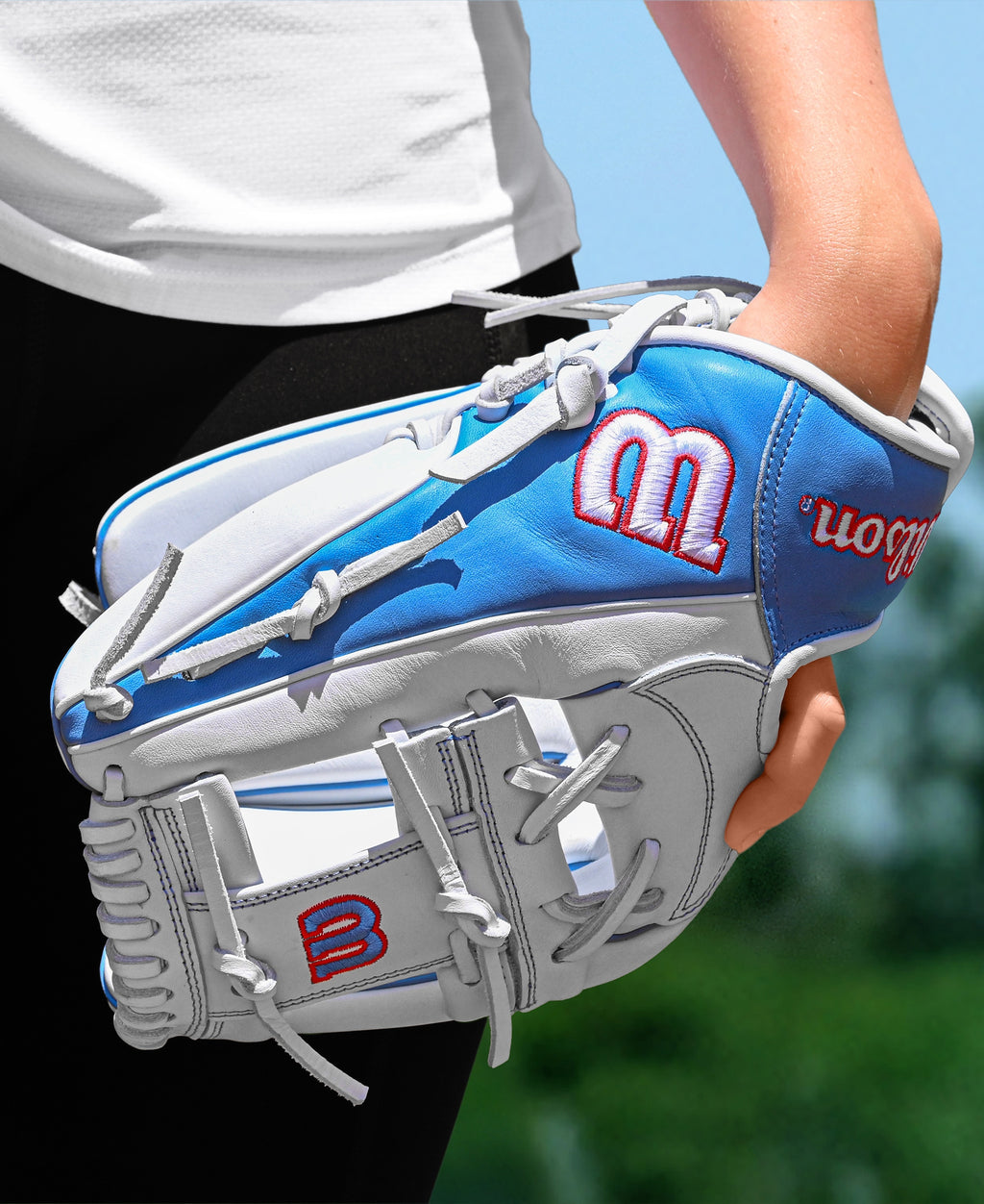 25-1609_2025_Youth_Glove_Campaign_WBW103969_PDP_3.jpg