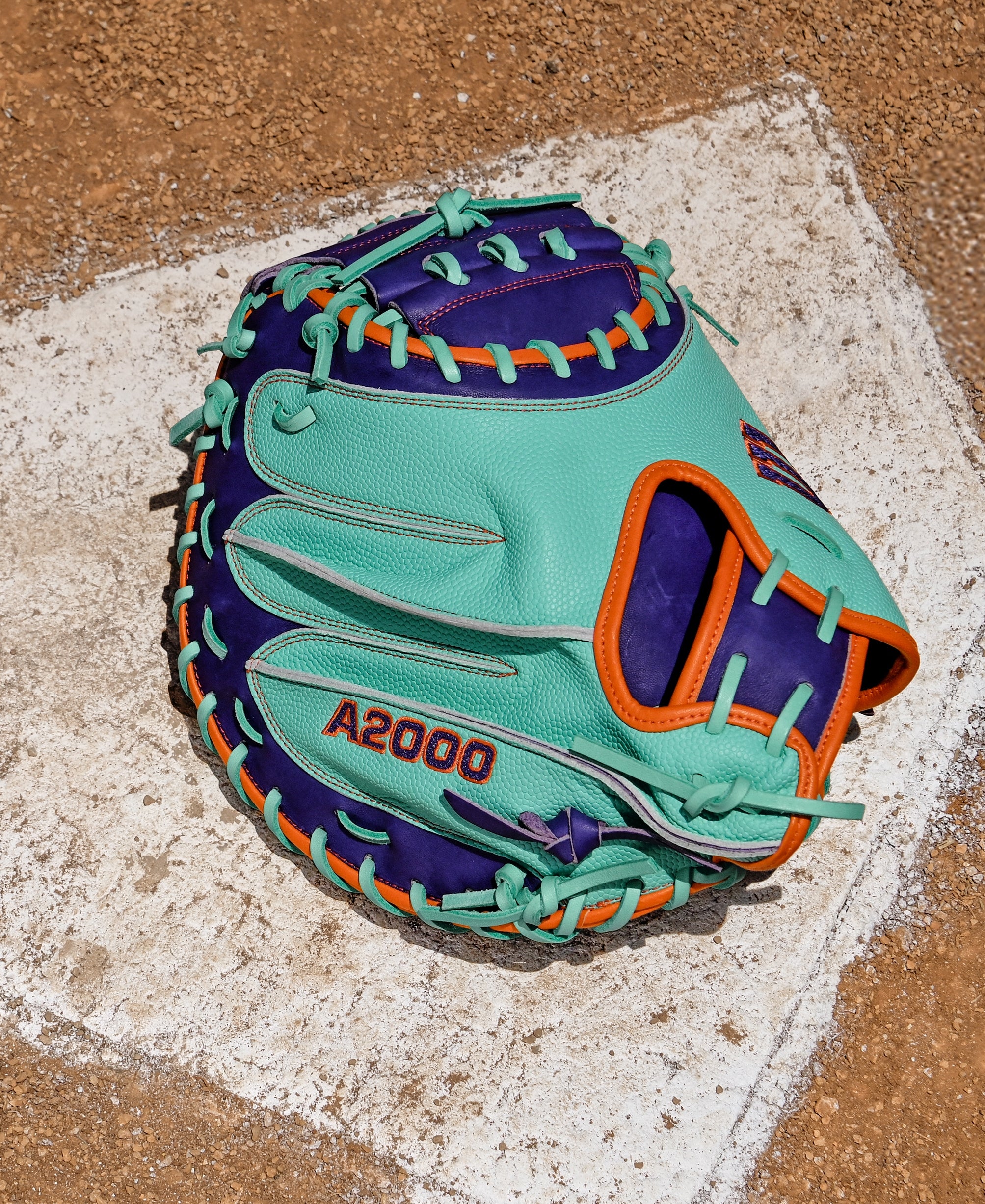 Winter 2025 A2000® CM33SS 33” Baseball Catcher's Mitt | Wilson