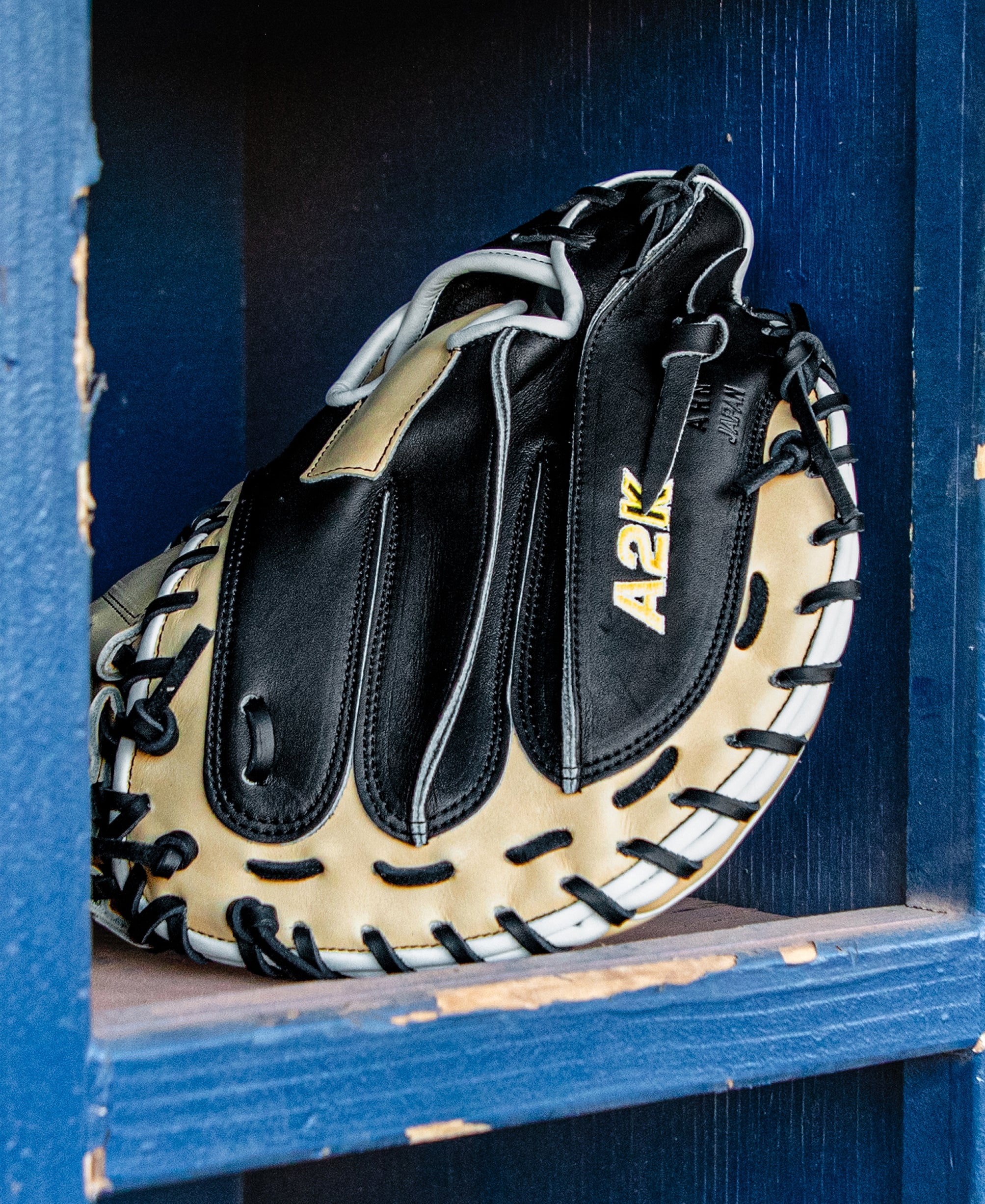 2027 A2K® 1734 34” Baseball Catcher's Mitt | Wilson Sporting Goods