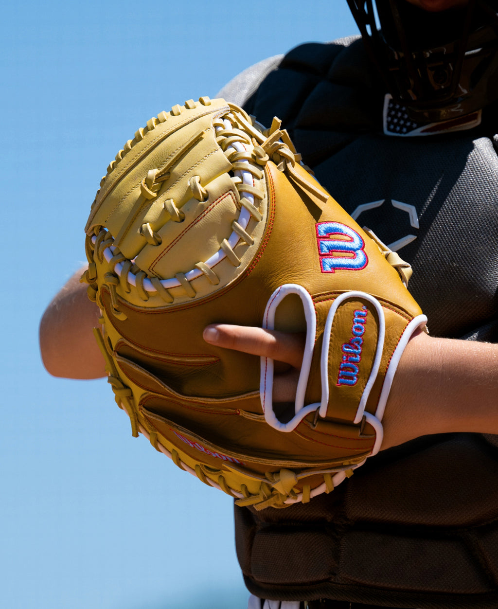 26-0946_Wilson_Youth_Glove_Campaign_A1000_PDP_3_WBG03001RT.jpg