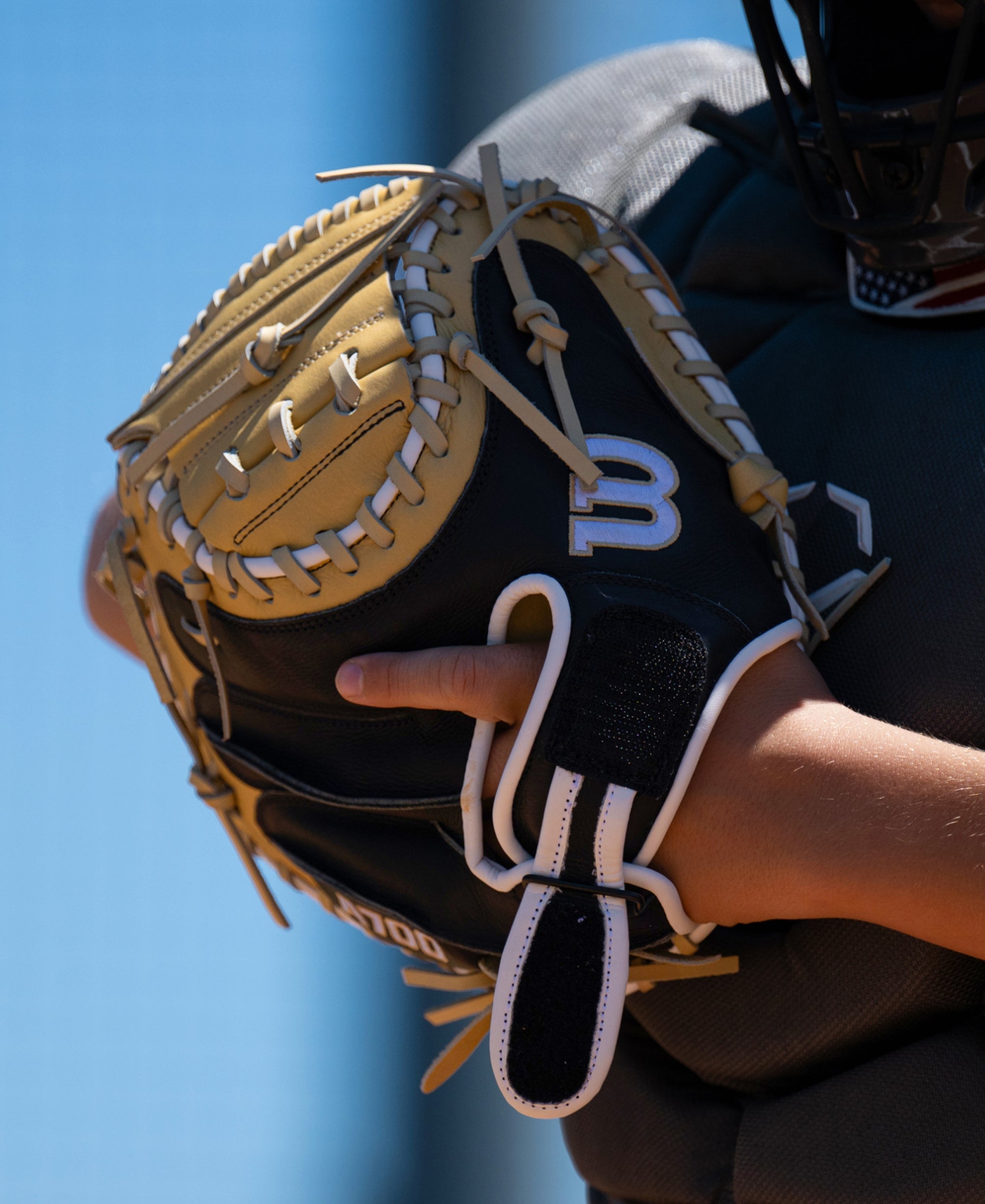 2027 A700® 32.5” Baseball Catcher's Mitt | Wilson Sporting Goods