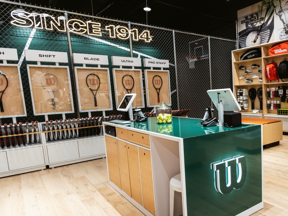 Garden State Plaza store interior