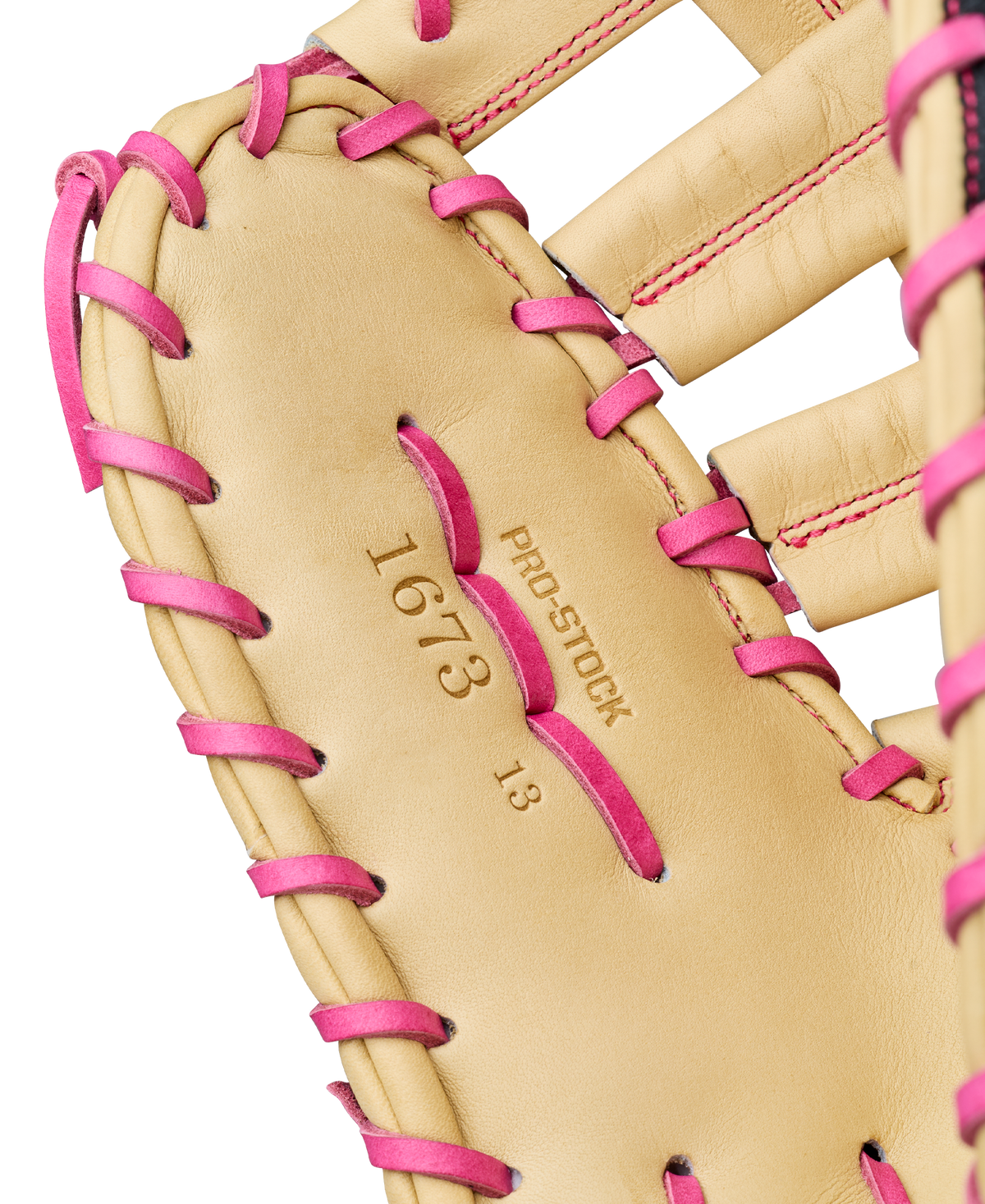 WBG06301RT_6_A2000_1673SS_ANNUAL_27_BLONDE_BLACK_FLAMINGO