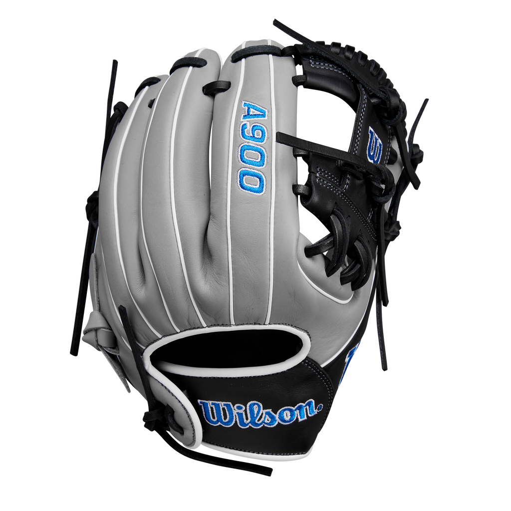 A900 Youth Gloves | Wilson Sporting Goods Co.