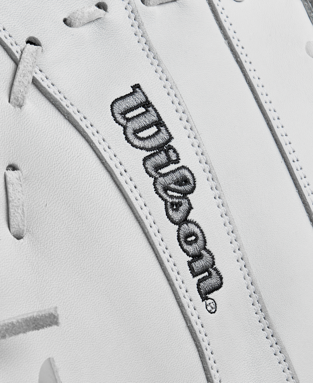 WBW102599_5_A1000_Fastpitch_1620_1B_Mitt_1B_125_White_SteeledGrey.png
