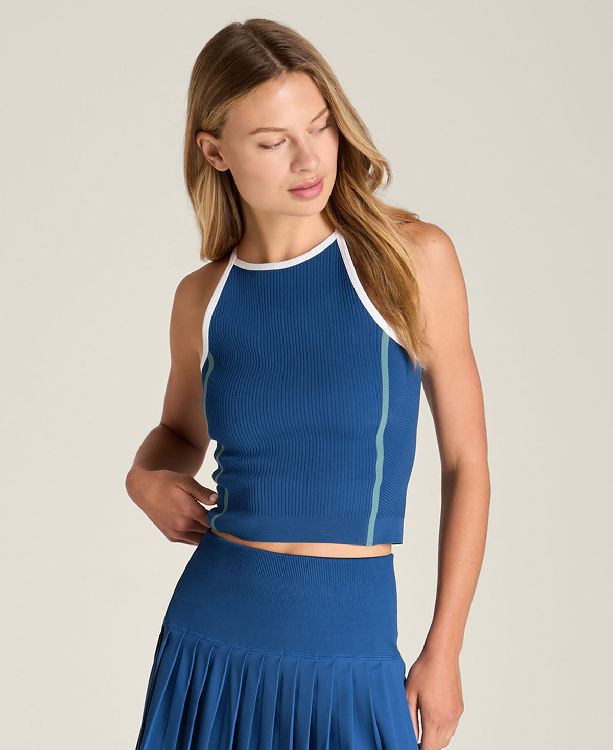 WE00001U043001_7_W_MELROSE_TANK_SEAMSEALED_W_BLUE_QUARTZ.png