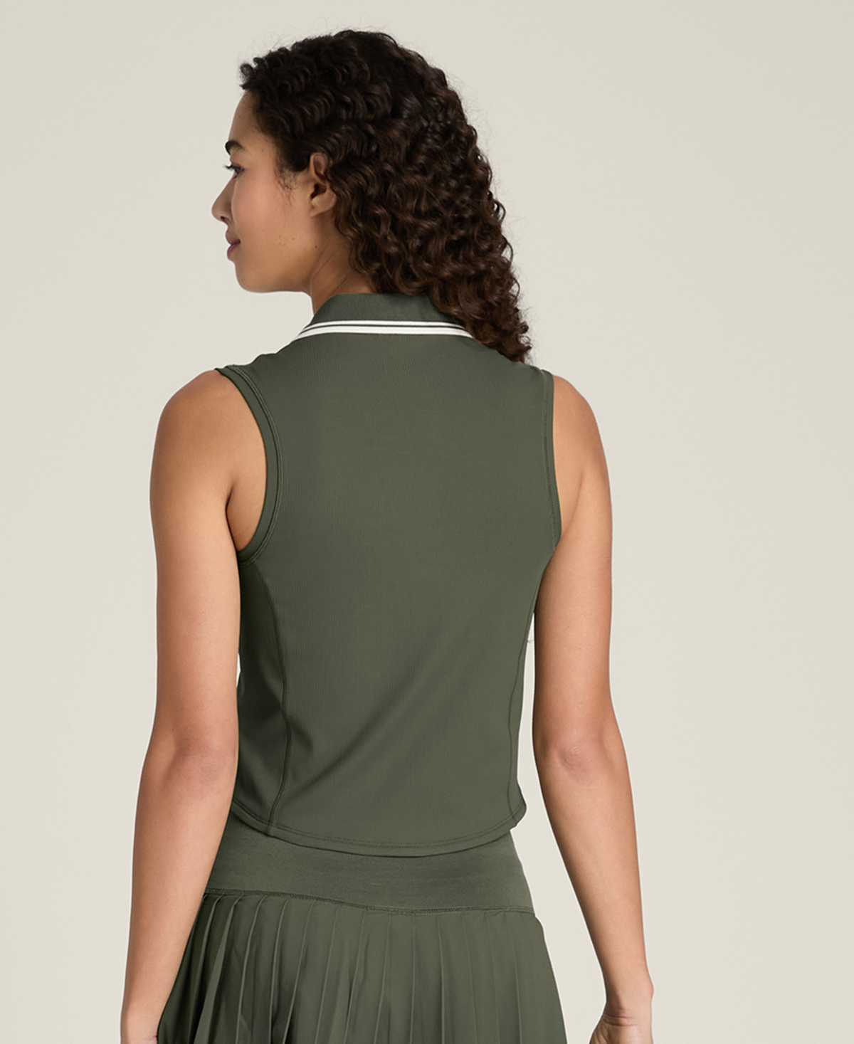 WE00031E033001_9_RIB_SLEEVELESS_POLO_W_GRAPE_LEAF