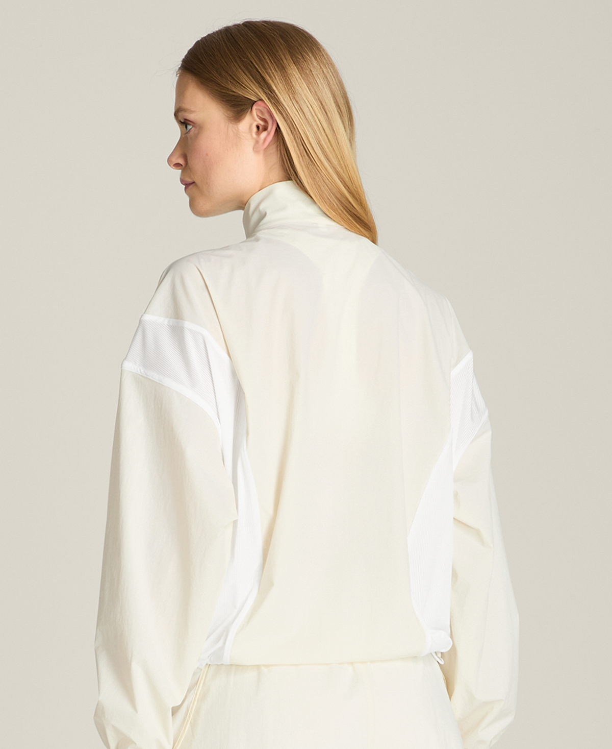 WE00061W002001_9_ULTRA_JACKET_W_SANDRIFT_BRIGHT_WHITE