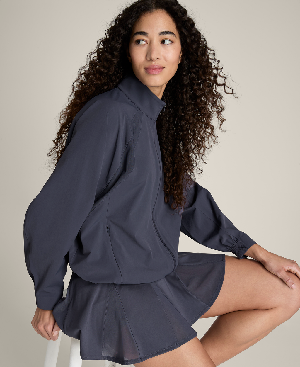 WE00062G018001_5_DAILY_TRACK_JACKET_W_GRAYSTONE