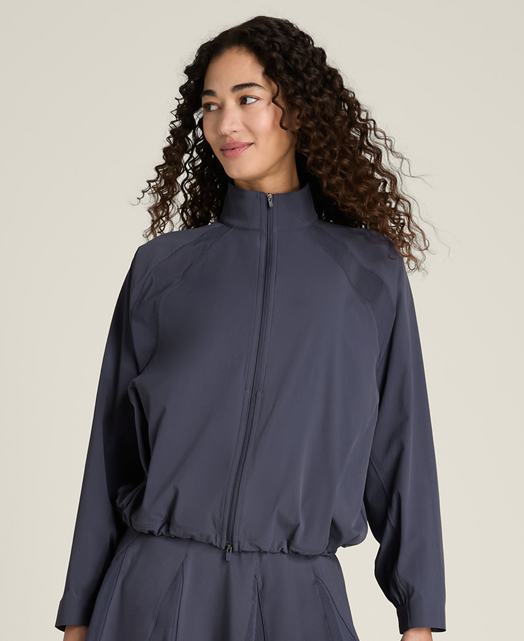 WE00062G018001_7_DAILY_TRACK_JACKET_W_GRAYSTONE
