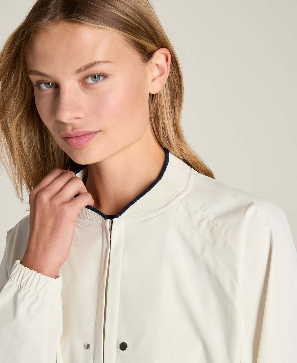 WE00355W002001_3_W_HIKARI_JACKET_W_SANDRIFT.png