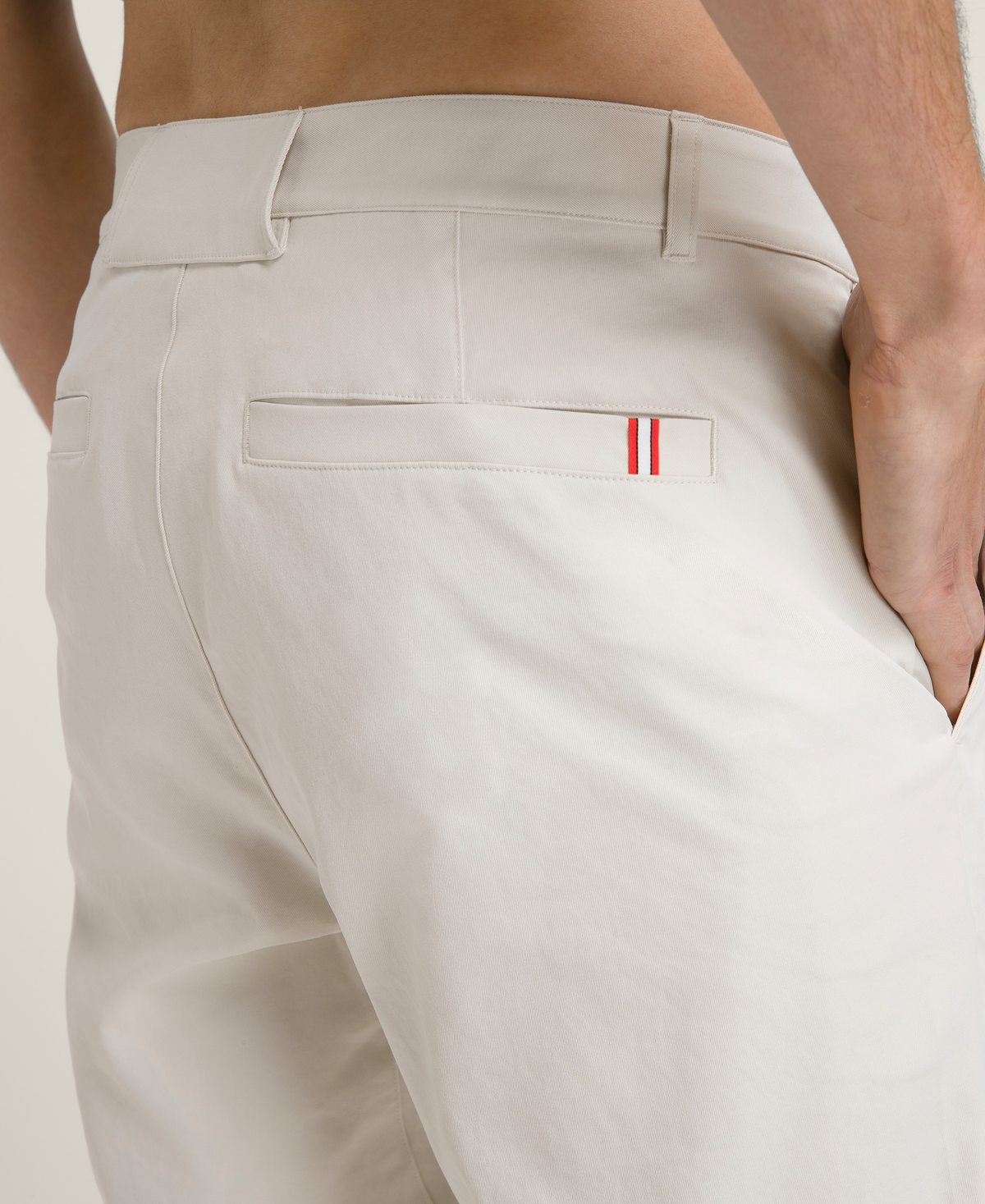 WM00048331LKC_4_STAFF_PERFORMANCE_PANT_M_LKC