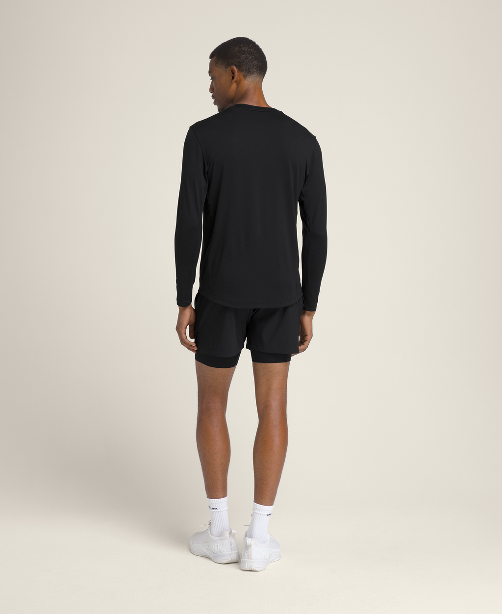 WM00220531BKA_2_EVERYDAY_PERFORMANCE_LS_TEE_M_BKA