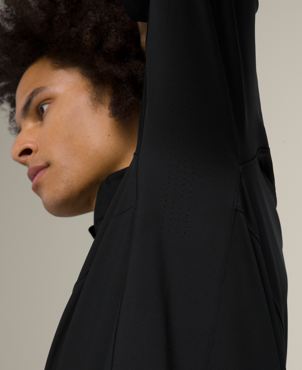 WM00298411BKA_4_M_ELEVATE_PERFORMANCE_HALFZIP_M_BKA.png