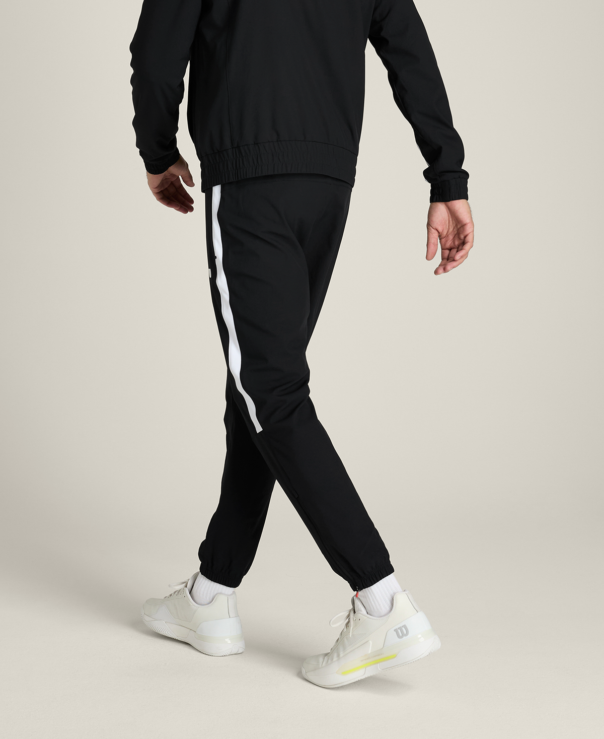 WM00313411BKA_9_GRAND_SLAM_JOGGER_M_BLACK