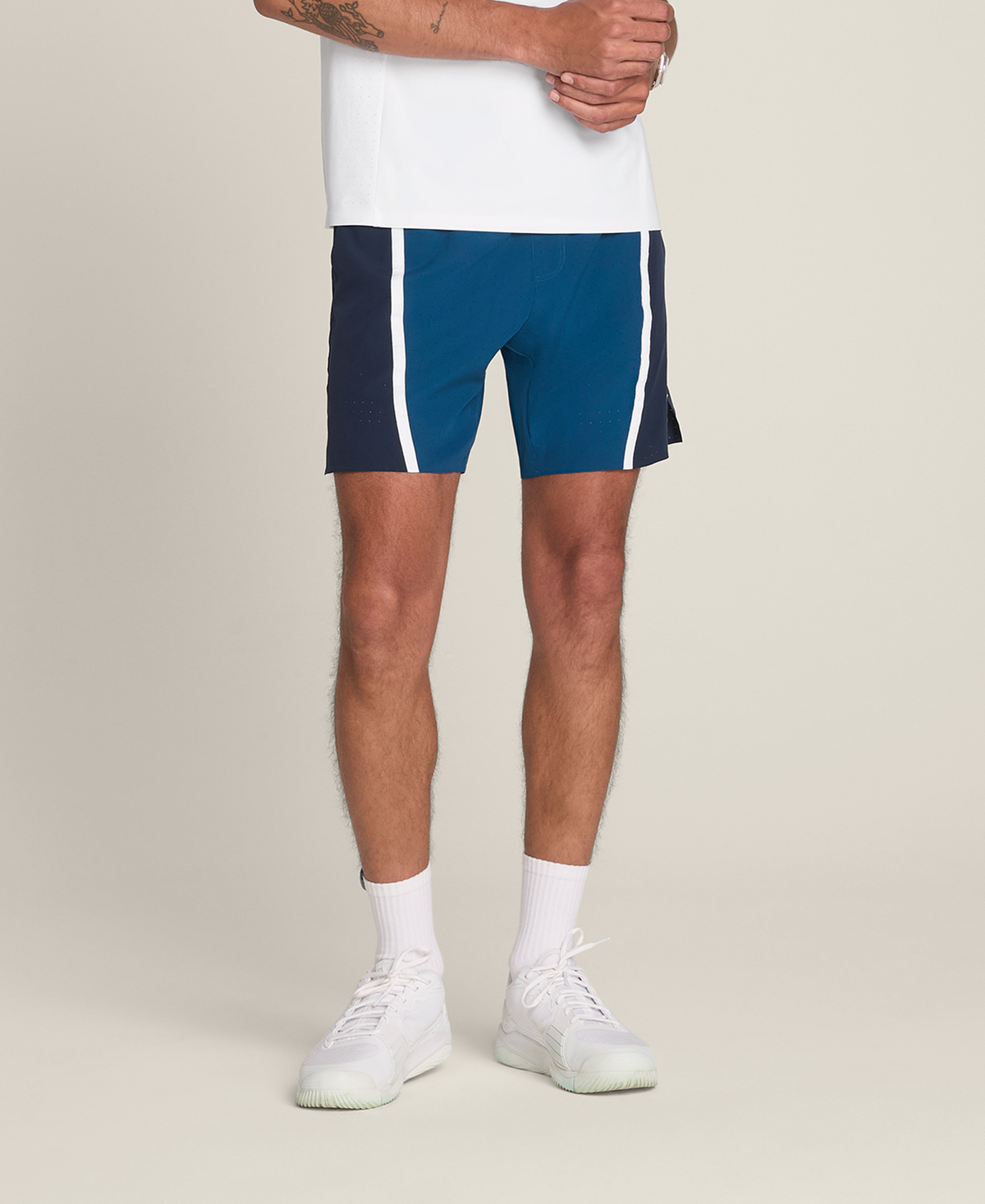 WM00480511DBS_7_OG_TOUR_SHORT_LINED_M_DBS.png