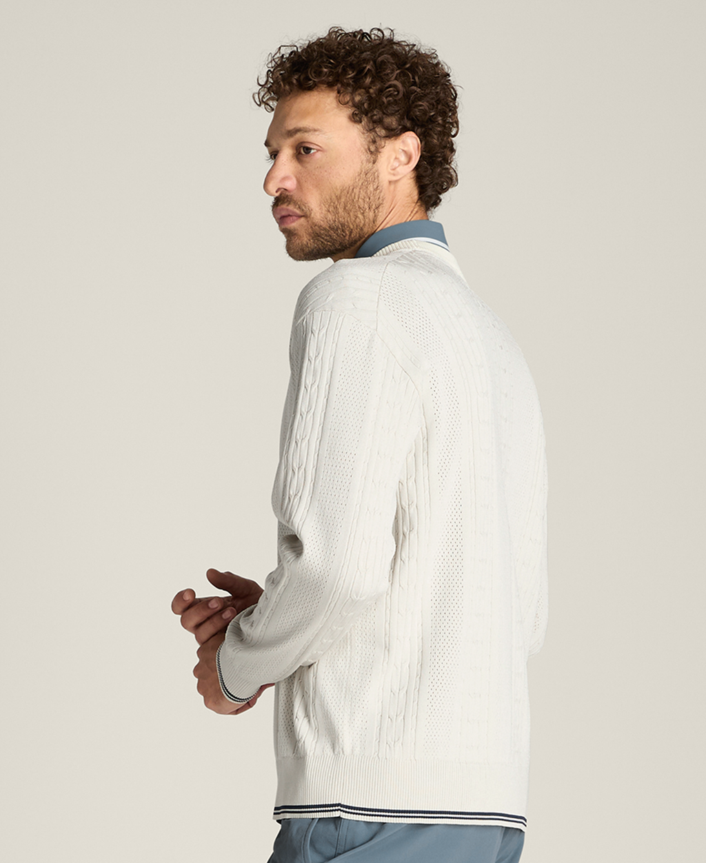 WN00043T002001_8_CABLE_SWEATER_M_STONE