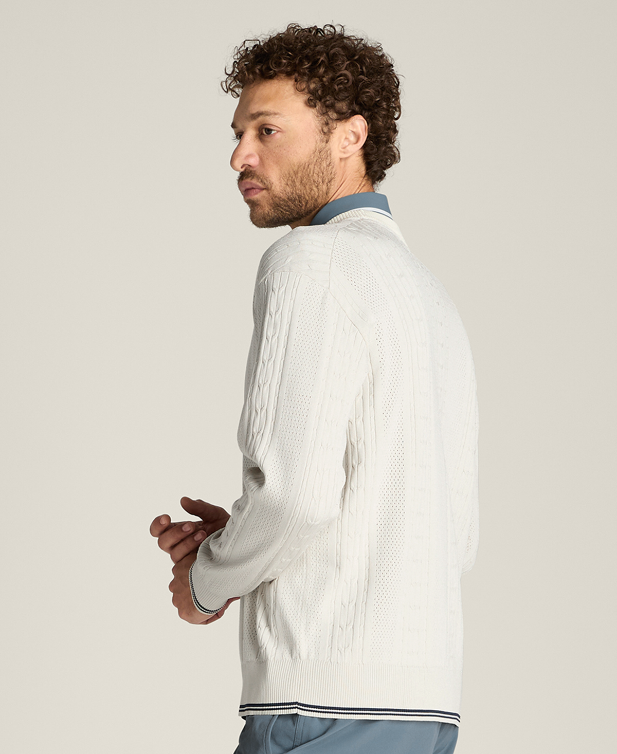 WN00043T002001_8_CABLE_SWEATER_M_STONE