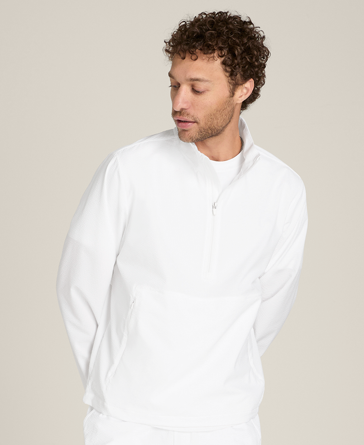 WN00060W001001_7_TRAINERS_TECH_SEERSUCKER_POPOVER_M_BRIGHT_WHITE.png