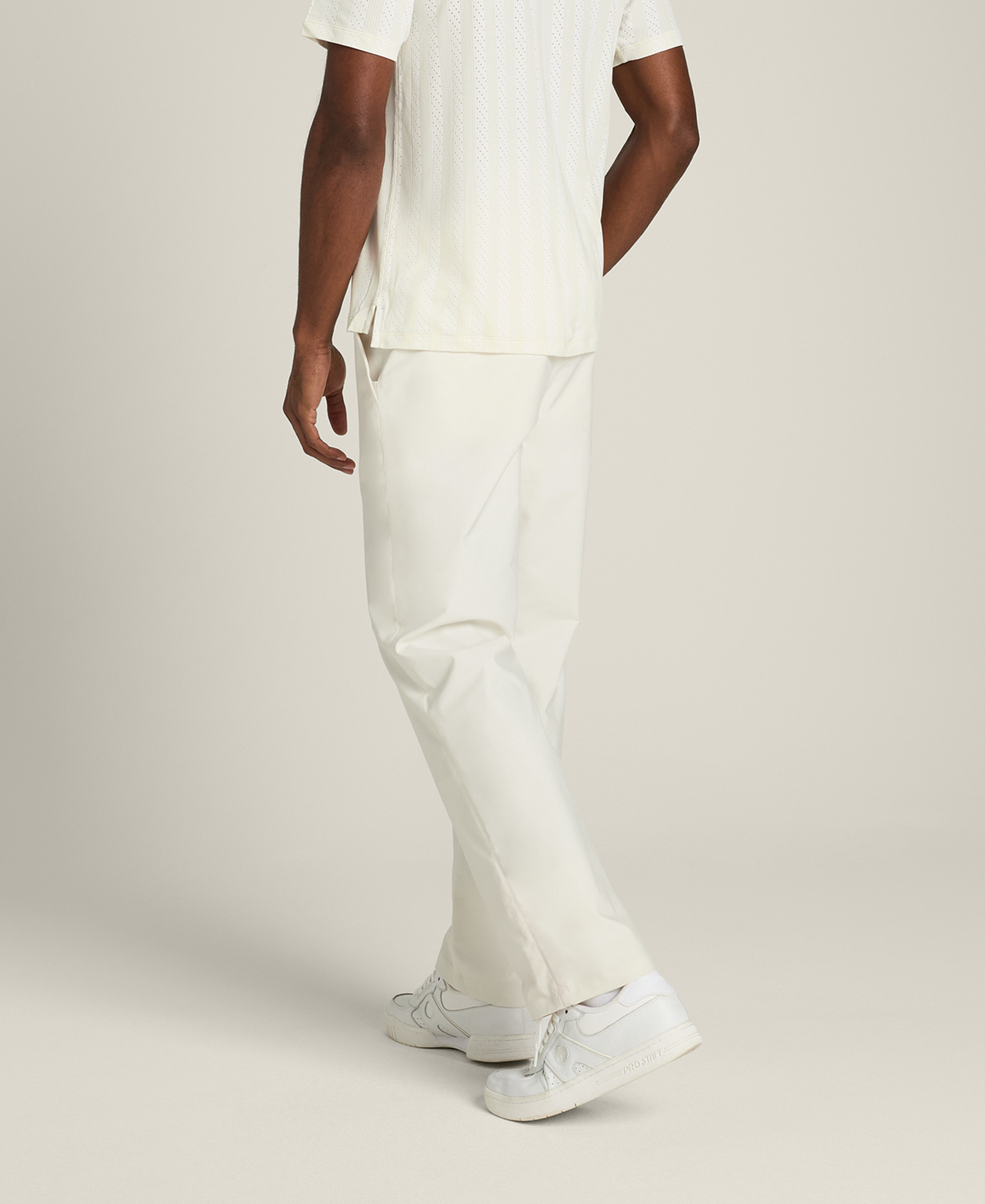 WN00088W002002_9_CLUBHOUSE_TECH_TROUSER_M_SANDRIFT