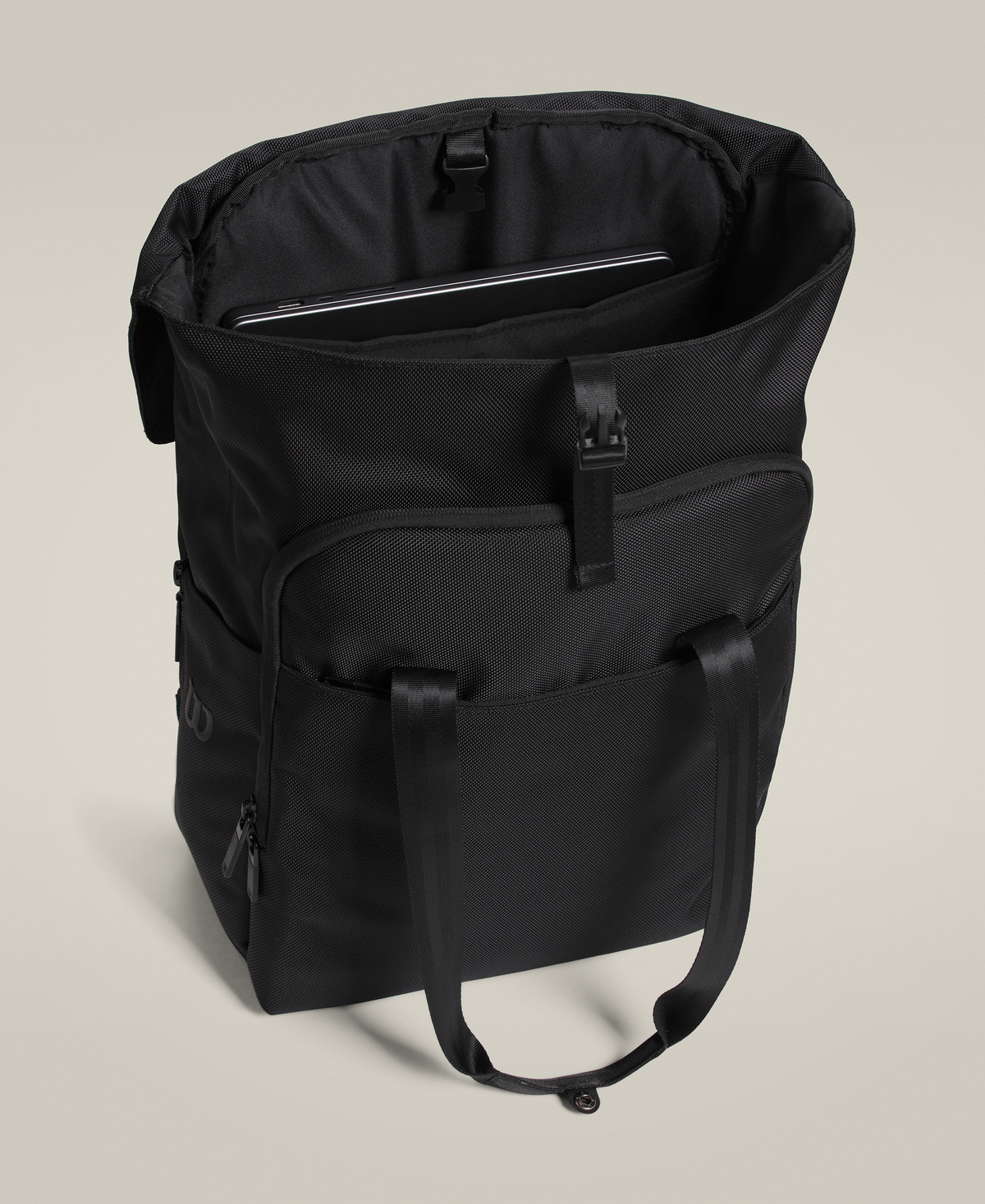 WU00121531BKA_11_FOLDOVER_BACKPACK_DG_BKA.png