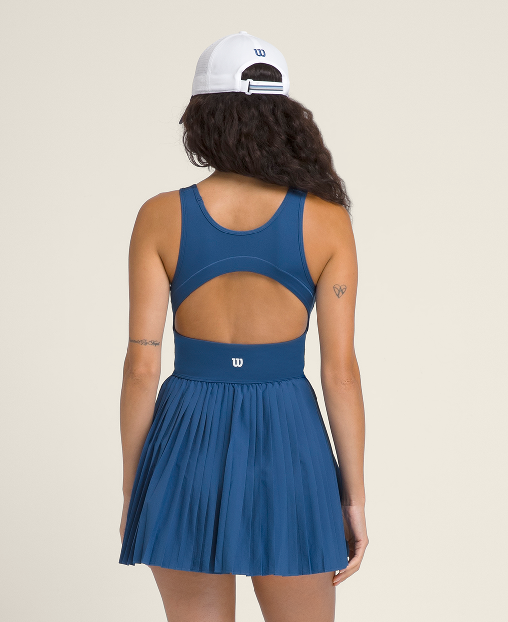 WW00211531BUS_9_SPORTIF_TENNIS_DRESS_W_BUS.png