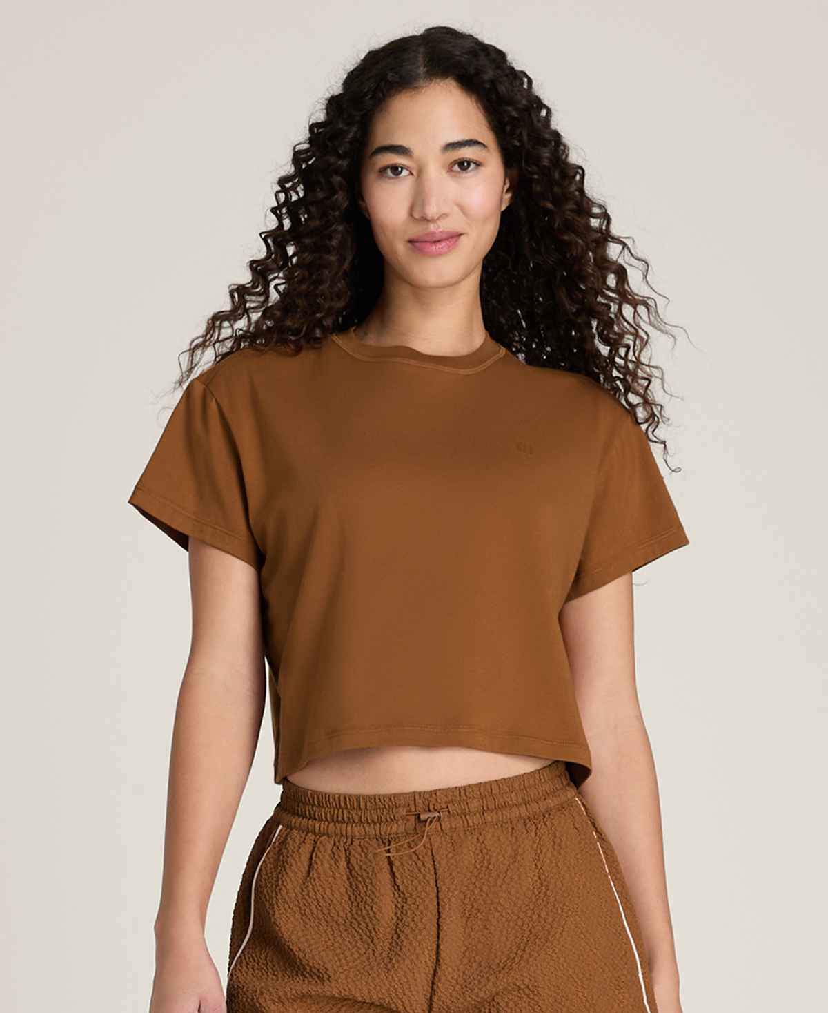 WW00367N009001_7_HARPER_CROP_TEE_W_CARAMEL_CAFE.png