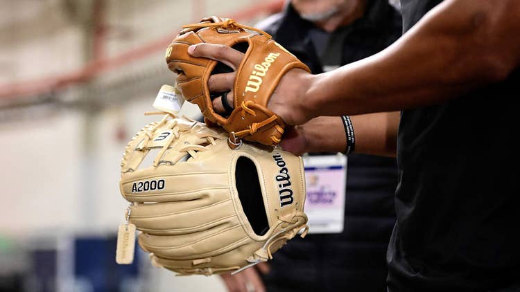 Glove Day A2000