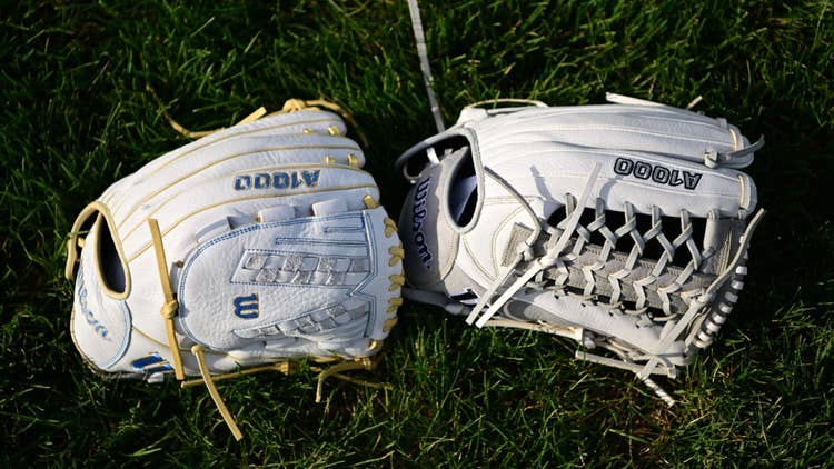 Wilson A1000 softball glove outfield fastpitch softball glove