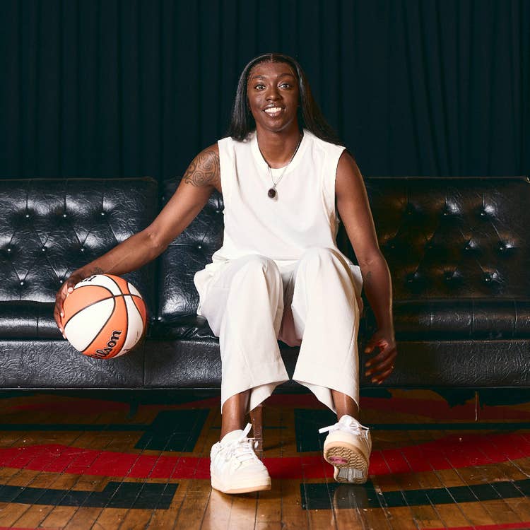 Kahleah Cooper with ball