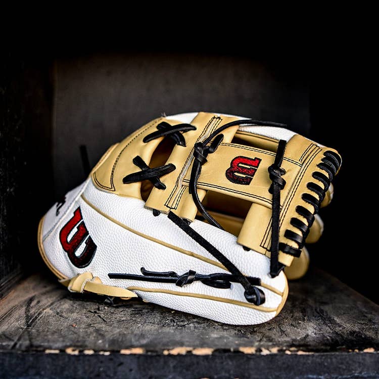 wilson 2023 a2000 softball glove
