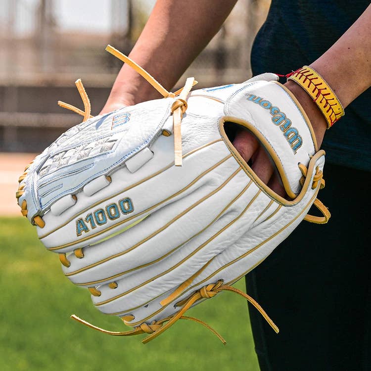 wilson 2024 a1000 highschool softball glove