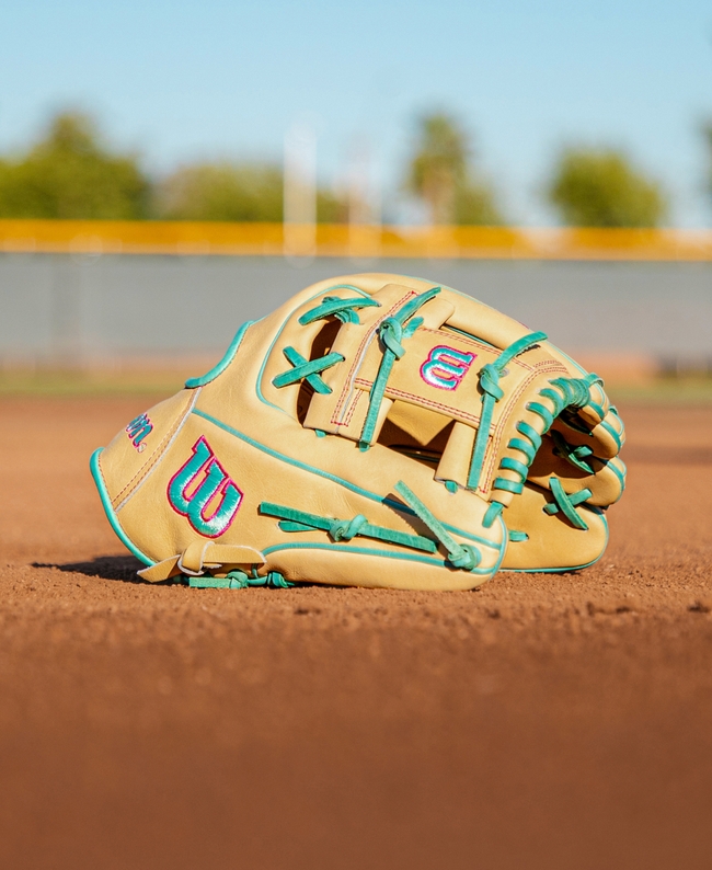 2027 A2000® 1975 11.75” Infield Baseball Glove | Wilson Sporting Goods