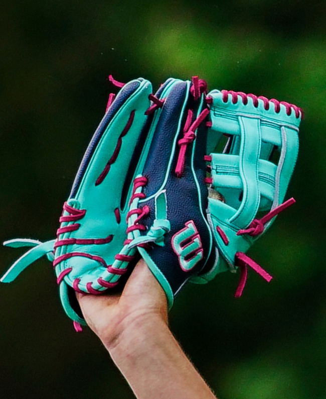 2027 A2000® 1750 12.5” Outfield Baseball Glove | Wilson Sporting Goods