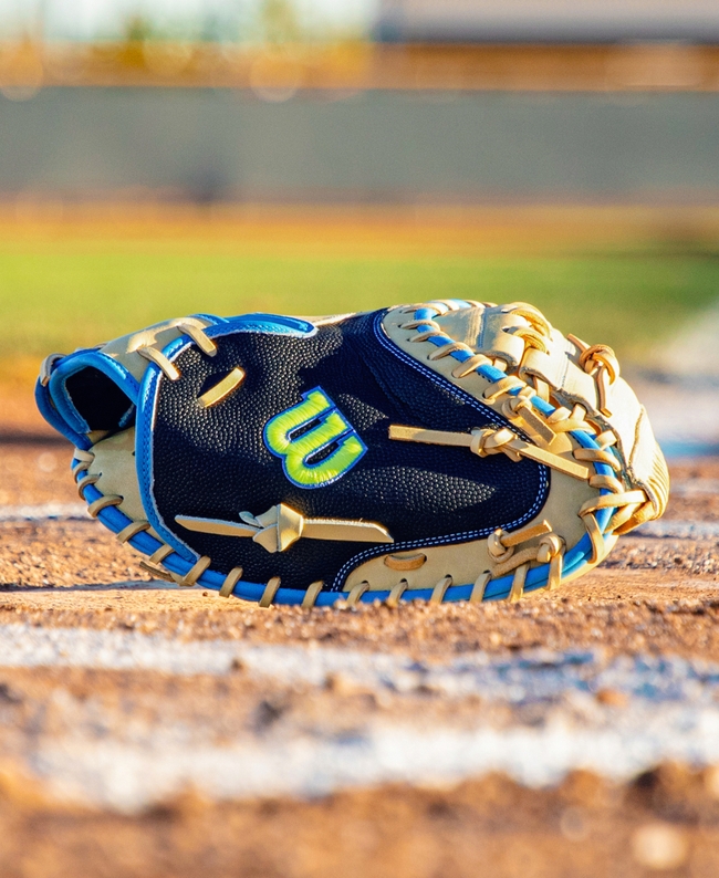 2027 A2000® M23SS 33.5” Baseball Catcher's Mitt | Wilson Sporting