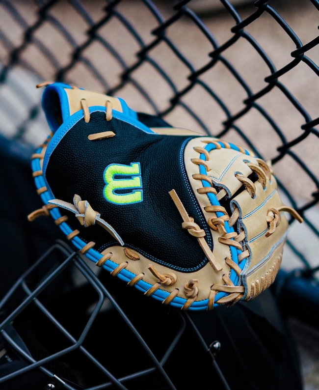 2027 A2000® M23SS 33.5” Baseball Catcher's Mitt | Wilson Sporting