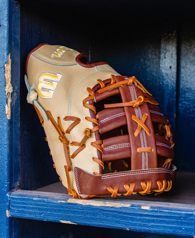 2027 A2000® 1673 13” Baseball First Base Mitt | Wilson Sporting Goods