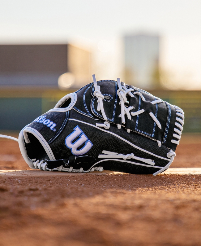 2027 A2000® FPB25SS 12.25” Fastpitch Pitcher's Glove | Wilson