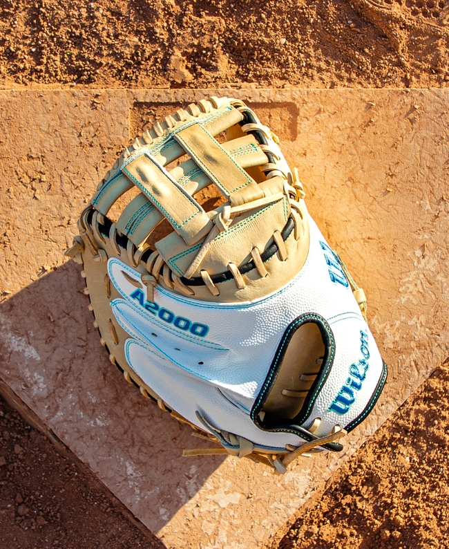 2027 A2000® FPM23SS 34” Fastpitch Catcher’s Mitt Image 2 of 11