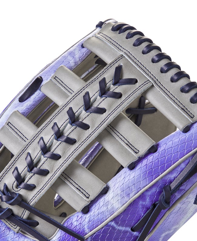 2024 Lightning A2000 1810SS 12.75” Outfield Baseball Glove