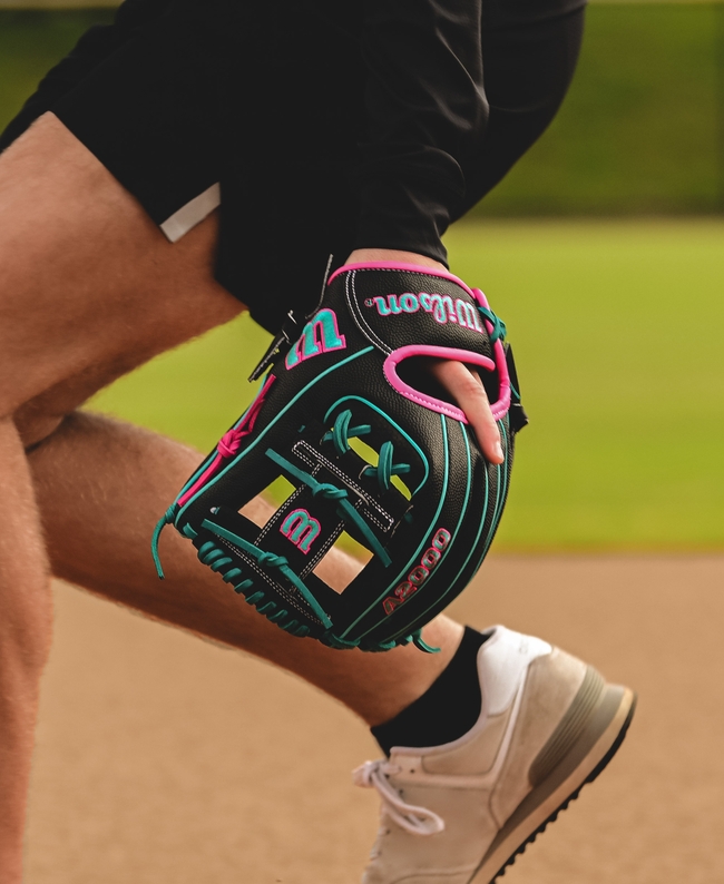 Winter 2024 A2000® SC1786SS 11.5” Infield Baseball Glove Image 2 of 12