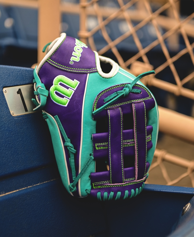 Winter 2024 A2000® DW5 12” Infield Baseball Glove Image 3 of 10