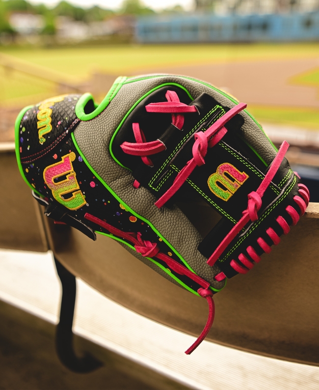 Winter 2024 A2000® 1786SS 11.5” Infield Baseball Glove Image 3 of 10