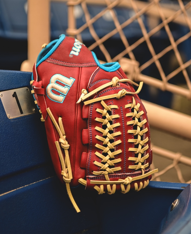 Winter 2024 A2000® D33 11.75” Pitcher’s Baseball Glove Image 3 of 9