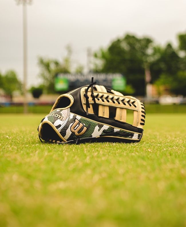 Winter 2024 A2000® 1810 12.75” Outfield Baseball Glove Image 3 of 10