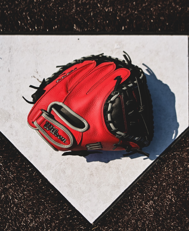 Wilson® A500® 32" Youth Baseball Catcher's Mitt Image 2 of 6